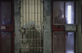 نمای آمریکا از پشت میله های زندان