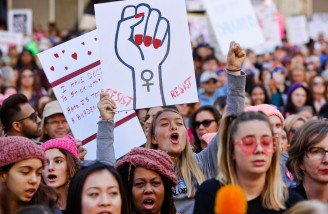 به خشونت بر علیه زنان پایان دهید