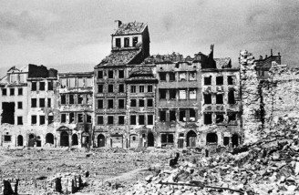 نمایی از خیابانی در وروشو ، سال ۱۹۴۵