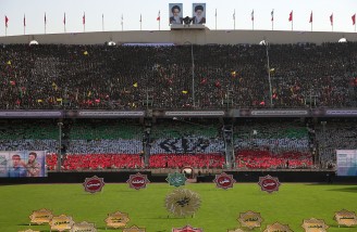 اجتماع ده‌ها هزارنفری جهادگران بسیجی در ورزشگاه آزادی