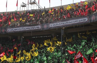 اجتماع ده‌ها هزارنفری جهادگران بسیجی در ورزشگاه آزادی