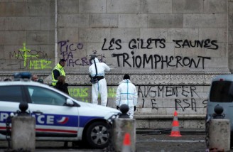 فریاد جلیقه های زرد پاریس