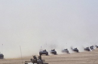 پادگان‌ اشرف| رقص ِ منافقین با ادوات نظامی عراقی ها