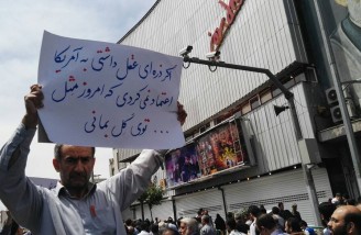 آتش زدن پرچم آمریکا و تذکر به دولت حسن روحانی در تهران