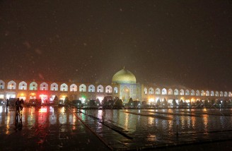 برف به جای آب در بستر زاینده رود