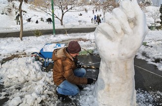 مجسمه هایی از جنس ِ برف