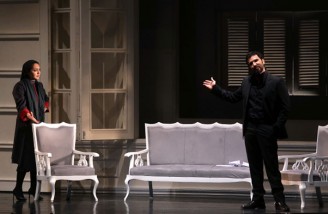 نمایش عاشقانه‌های ناآرام