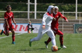 حضور بدون پوشش ِ تیم فوتبال دختران اردن در تهران