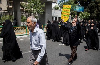 آتش زدن پرچم آمریکا و تذکر به دولت حسن روحانی در تهران