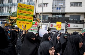 آتش زدن پرچم آمریکا و تذکر به دولت حسن روحانی در تهران