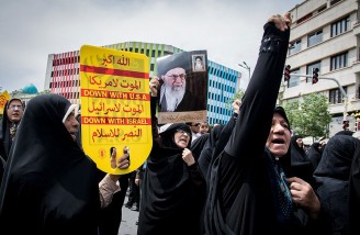 آتش زدن پرچم آمریکا و تذکر به دولت حسن روحانی در تهران