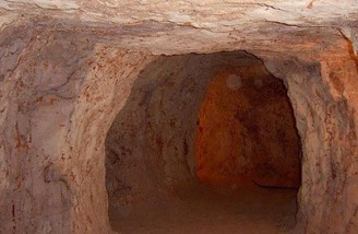 زندگی در زیر ِ زمین