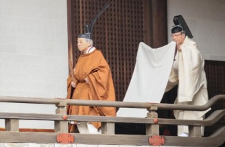 کناره‌گیری امپراتور ژاپن از سلطنت