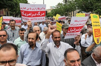راهپیمایی نمازگزاران اصفهانی در حمایت از بیانیه شورای عالی امنیت