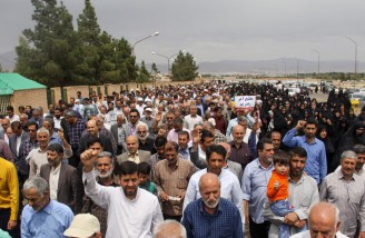 راهپیمایی نمازگزاران سمنان در حمایت از بیانیه شورای عالی امنیت