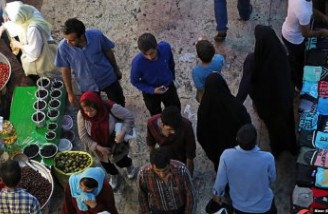 میلیون میلیون خانوار ایرانی به زیر خط فقر رفته‌اند