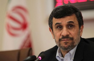 احمدی نژاد: در افشای پشت پرده های شوم احساس وظیفه می کنم