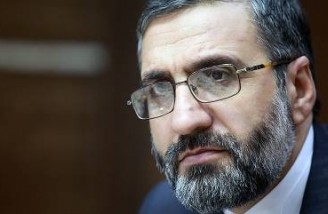 جمعی از متولیان ایران در خواب هستند
