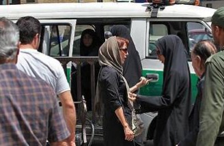 با بی حجابی در خودرو، پاساژ، پیاده رو و فضای مجازی برخورد می شود