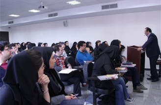 اساتید باید به دانشجویانی که کشف حجاب می کنند تذکر دهند