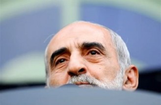 فرمانده سپاه اظهارات وزیر خارجه ایران را اصلاح کند