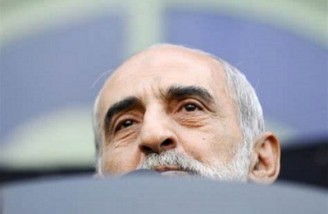 مخالفان جمهوری اسلامی بی سواد، درپیت و کاسه‌لیس هستند