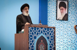 دشمن در پی تغییر هویت جوانان است