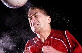 آیا بین فوتبال، زوال عقل و آسیب های مغزی ارتباطی وجود دارد؟