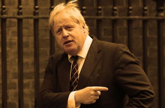 بوریس جانسون: ایرانی‌ها دست از دیوانگی بردارند