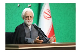 نباید از نفوذ دشمن غفلت کنیم