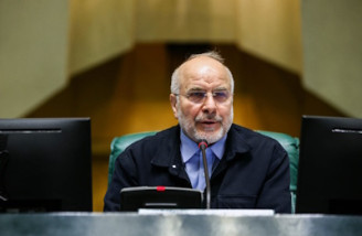 مگس روی زخم می‌نشیند