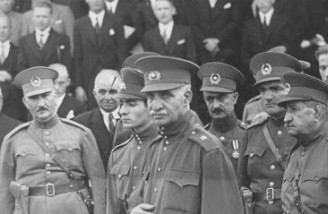 خاطره تلخ حکمرانی نظامی رضاخان نباید در 1400 تکرار شود