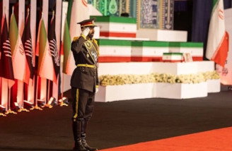 پرچم رهبر شهید بر زمین نمی ماند