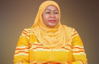 اولین زن مسلمان محجبه‌ جهان رئیس‌جمهور تانزانیا شد