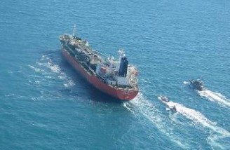 ایران خدمه کشتی کره ای توقیف شده را آزاد کرد
