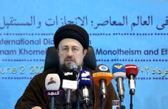  آخوندی که در خدمت قدرت باشد «آخوندنما»ست