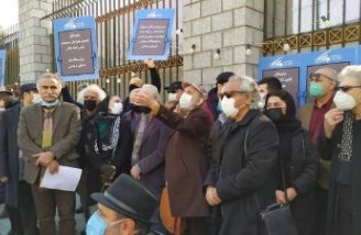 جامعه تئاتر ایران در مقابل مجلس شورای اسلامی تجمع کردند