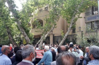 بازنشستگان کارگری ایران باز هم تجمع کردند