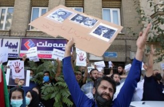 افغان‌های مقیم تهران مقابل سفارت پاکستان تجمع کردند