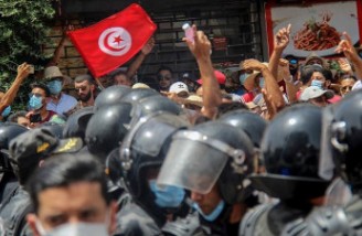 در تونس حکومت نظامی وضع شد