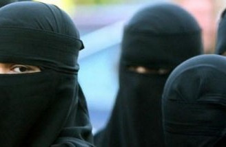 گاردين: ۶۰ زن انگليسي تاکنون به داعش ملحق شده‌اند