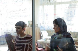 «زن و بچه» نماینده ایران در کن شد