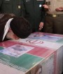 بوسه رهبر انقلاب بر تابوت شهید محسن حججی 