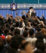 رهبر انقلاب: باید دست ِ هنرمند کارگر ایرانی را بوسید