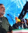معدودی جوان تحصیلکرده در خارج به دشمن خدمت می‌کنند 