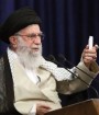 رهبر انقلاب: نگاه از بالا به مردم غیرقابل قبول است