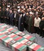 اقامه نماز رهبر انقلاب بر پیکر ۷ شهید راه قدس