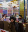 زنان و مردان خانواده حق ندارند در کنار هم در رستوران‌ها غذا بخورند